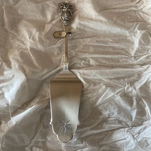 Gucci silver alpaca metal cake server